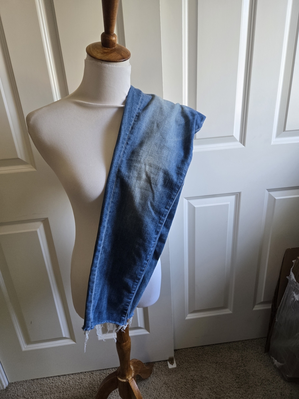 MOTHER Blue Looker Ankle Fray Denim Jeans